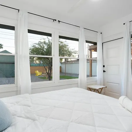 Charming Cottage - Storybook Style - Near Downtown Phoenix! Extérieur photo