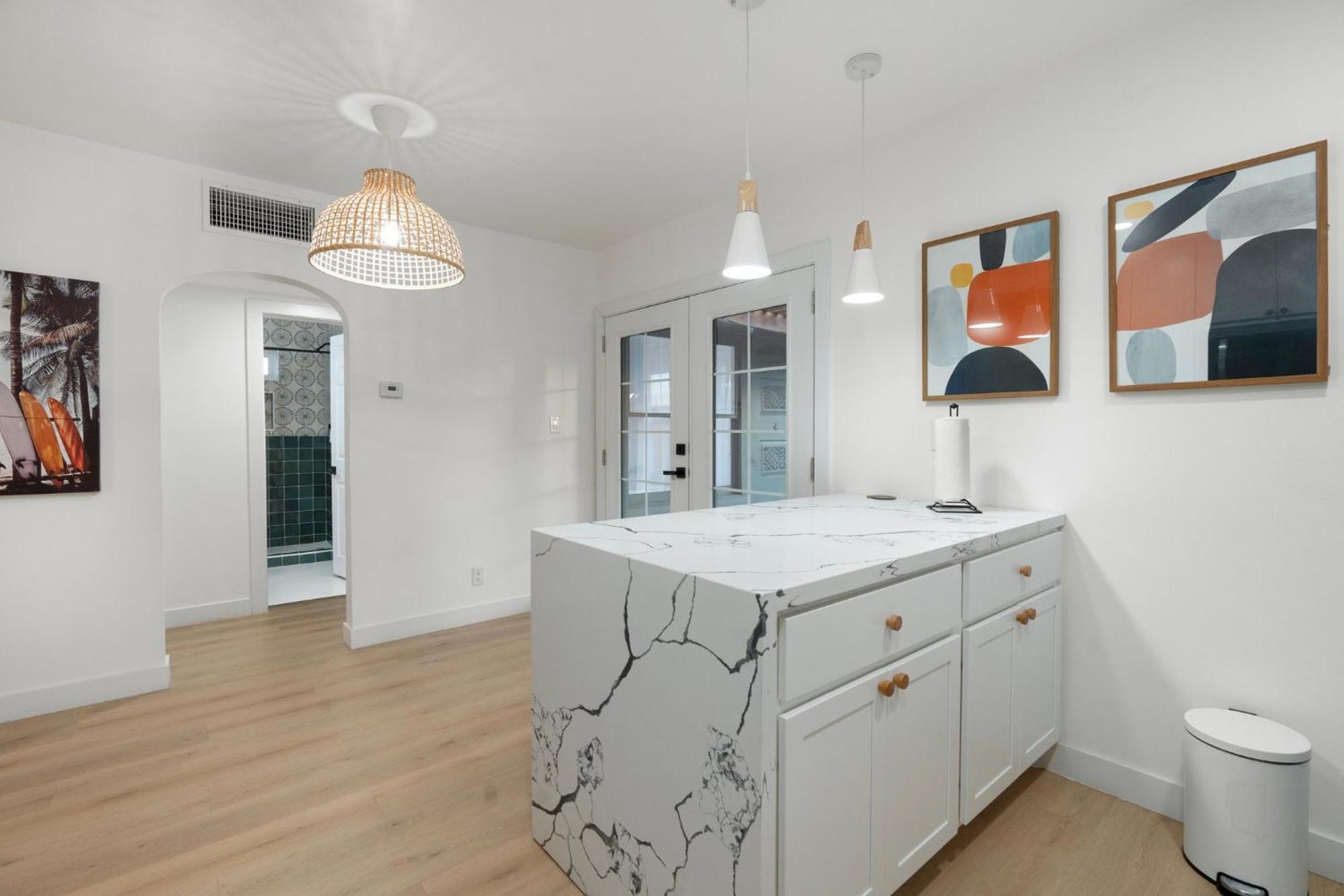 Charming - Storybook Style - Near Downtown Phoenix! Hébergement de vacances