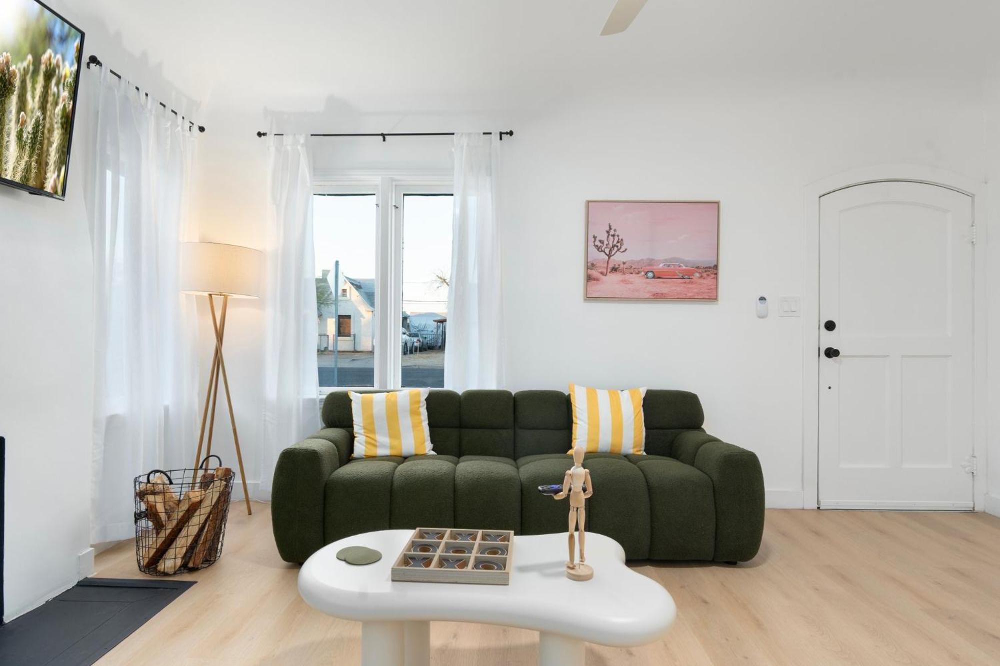 Charming - Storybook Style - Near Downtown Phoenix! Hébergement de vacances *