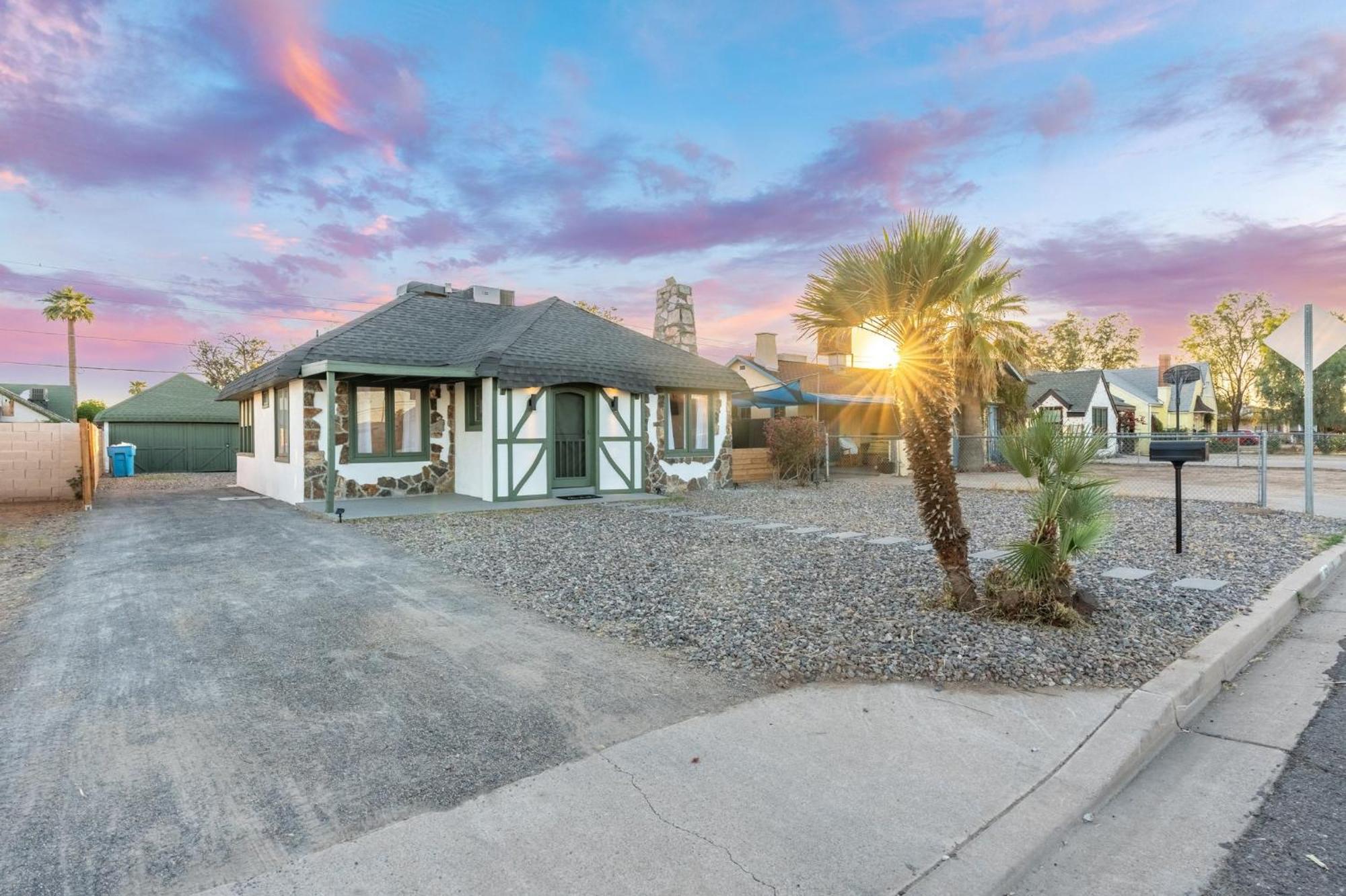 Hébergement de vacances Charming - Storybook Style - Near Downtown Phoenix!